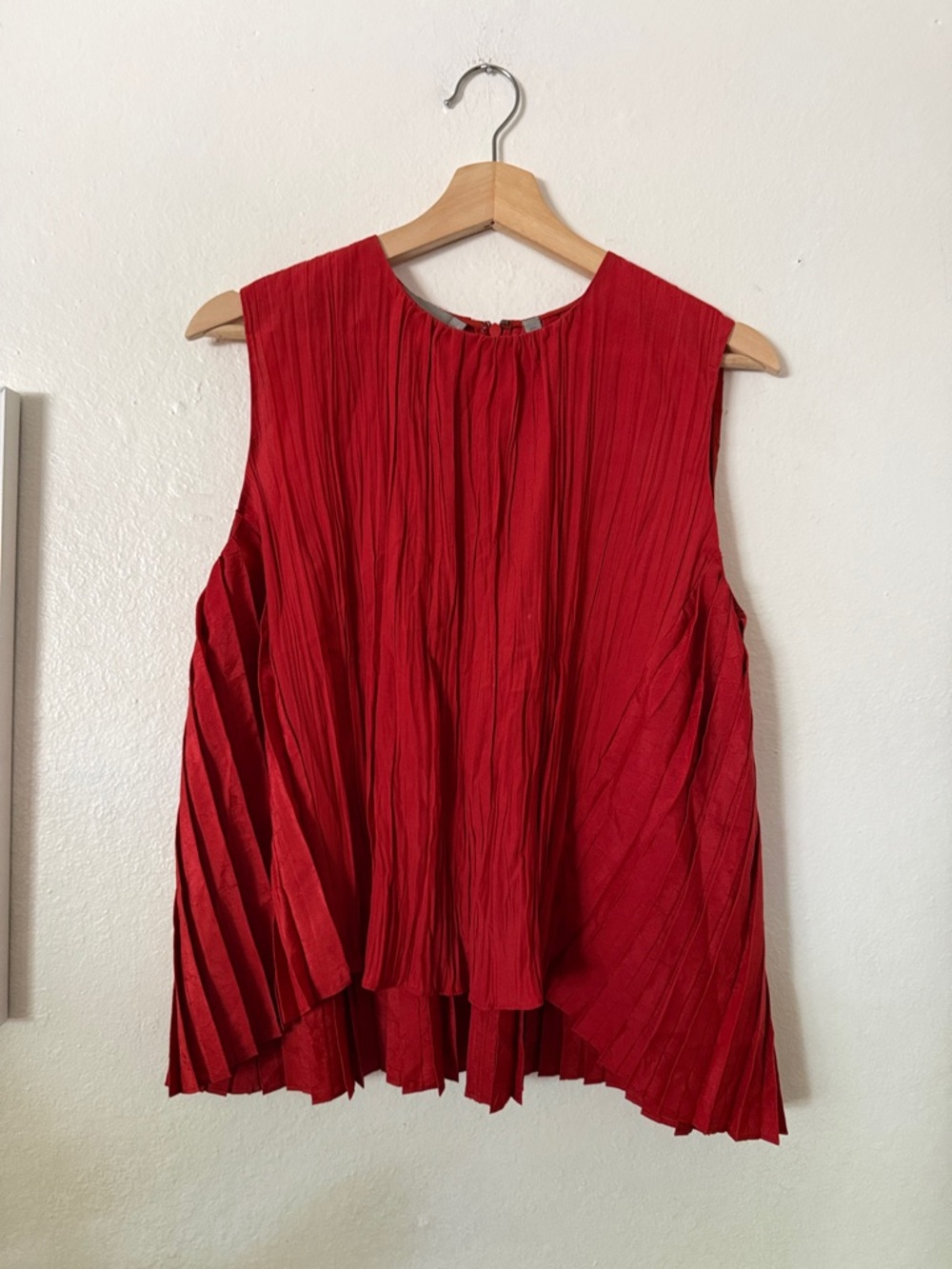 Vince Red Pleated Sleeveless Tank